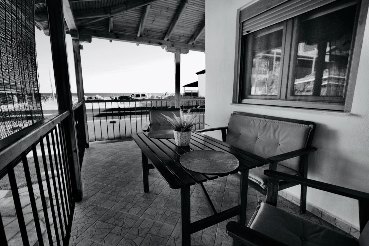 Enalio Beach House Nea Kallikrateia エクステリア 写真